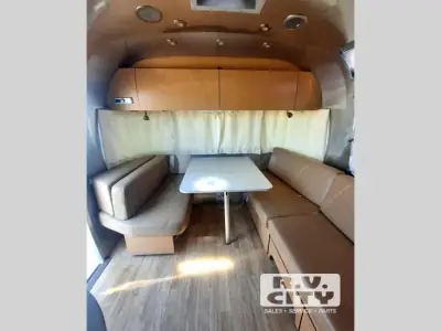 2015 Airstream Flying Cloud 25FB photo 5