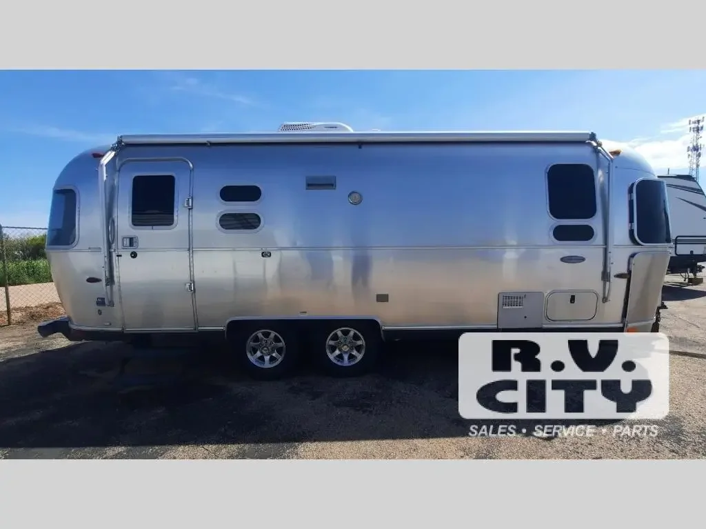 2015 Airstream Flying Cloud 25FB exterior