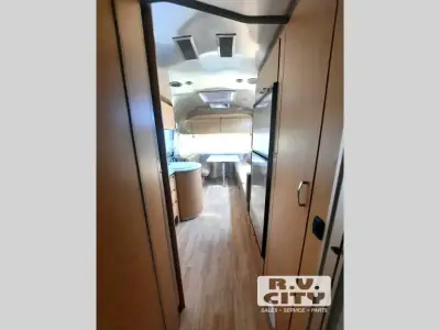 2015 Airstream Flying Cloud 25FB photo 13