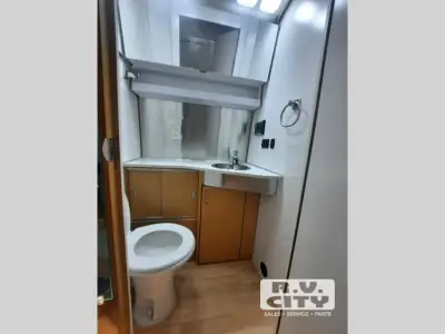 2015 Airstream Flying Cloud 25FB photo 11