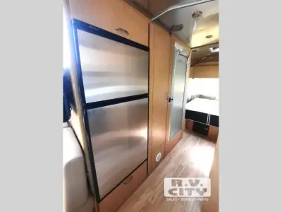 2015 Airstream Flying Cloud 25FB photo 7