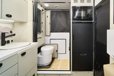2027 Winnebago Arka 20Z 4x4 photo 27