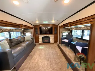 2016 Jayco NORTH POINT 383FLFS photo 9