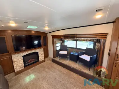 2016 Jayco NORTH POINT 383FLFS photo 6