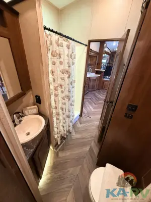 2016 Jayco NORTH POINT 383FLFS photo 11