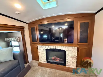 2016 Jayco NORTH POINT 383FLFS photo 2