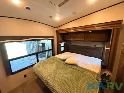 2016 Jayco NORTH POINT 383FLFS photo 18
