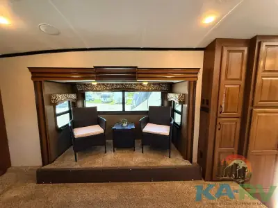 2016 Jayco NORTH POINT 383FLFS photo 10