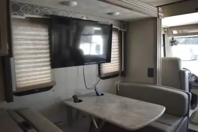 2020 Thor Motor Coach Hurricane 33X photo 11