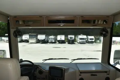 2020 Thor Motor Coach Hurricane 33X photo 22