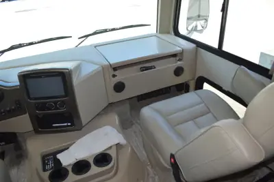 2020 Thor Motor Coach Hurricane 33X photo 24