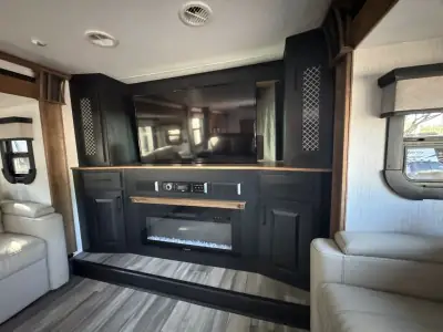 2022 Heartland Bighorn Fifth Wheel 3950FL photo 20