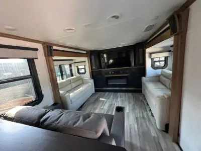 2022 Heartland Bighorn Fifth Wheel 3950FL photo 18