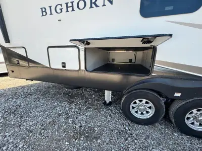 2022 Heartland Bighorn Fifth Wheel 3950FL photo 10
