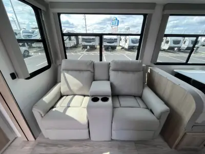 2024 Winnebago VOYAGE 2831RB photo 12