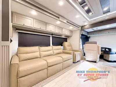 2026 Tiffin Motorhomes Allegro RED photo 13