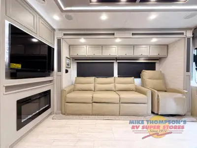 2026 Tiffin Motorhomes Allegro RED photo 14
