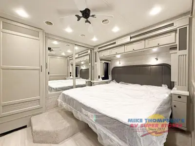 2026 Tiffin Motorhomes Allegro RED photo 30