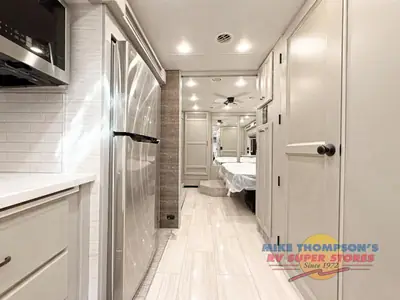 2026 Tiffin Motorhomes Allegro RED photo 26