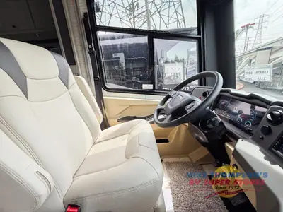 2026 Tiffin Motorhomes Allegro RED photo 9