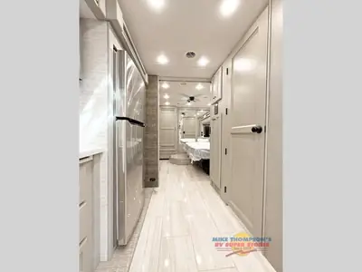 2026 Tiffin Motorhomes Allegro RED photo 25
