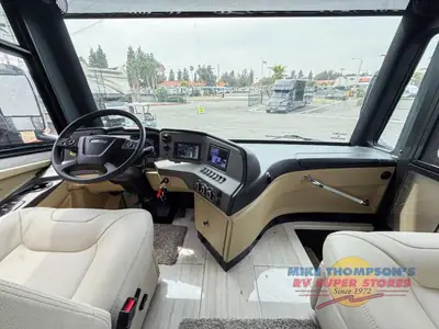 2026 Tiffin Motorhomes Allegro RED photo 8