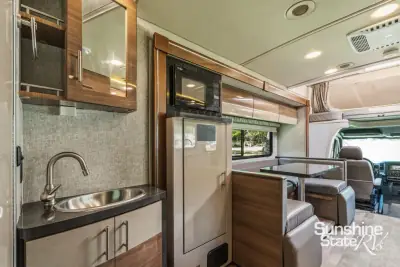 2017 Winnebago NAVION Navion 24J photo 16