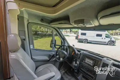 2017 Winnebago NAVION Navion 24J photo 20