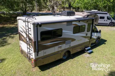 2017 Winnebago NAVION Navion 24J photo 9