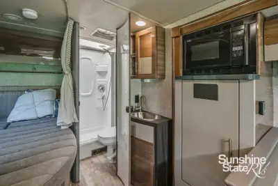 2017 Winnebago NAVION Navion 24J photo 14