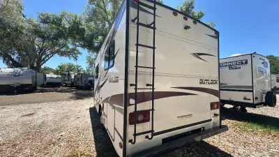2019 Winnebago Outlook 22E photo 50