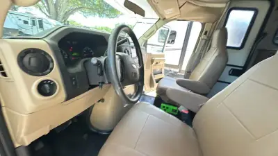 2019 Winnebago Outlook 22E photo 11