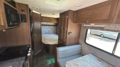 2019 Winnebago Outlook 22E photo 18