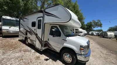 2019 Winnebago Outlook 22E photo 2
