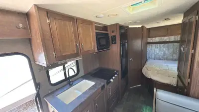 2019 Winnebago Outlook 22E photo 19