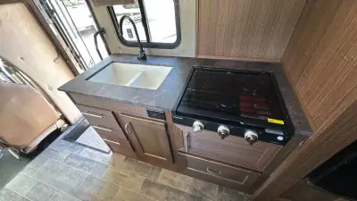 2019 Winnebago Outlook 22E photo 31