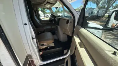 2019 Winnebago Outlook 22E photo 7