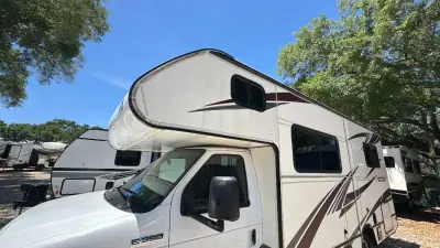 2019 Winnebago Outlook 22E photo 43