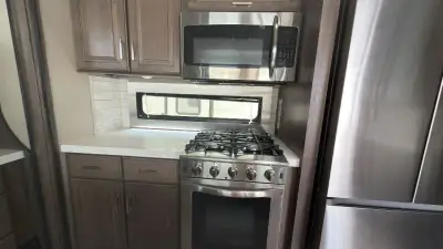 2021 Grand Design Solitude Fifth Wheel 375RES photo 16