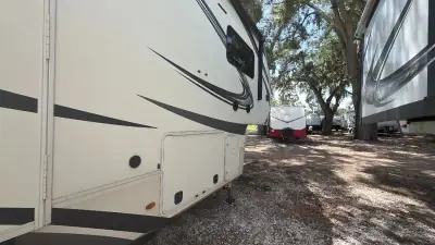 2021 Grand Design Solitude Fifth Wheel 375RES photo 8