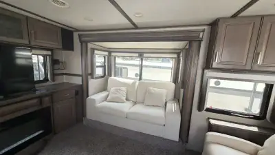 2021 Grand Design Solitude Fifth Wheel 375RES photo 21