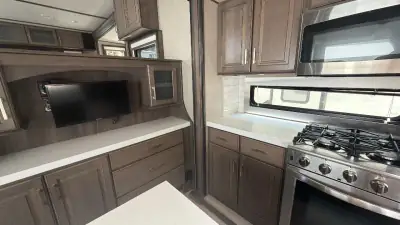 2021 Grand Design Solitude Fifth Wheel 375RES photo 17