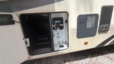 2021 Grand Design Solitude Fifth Wheel 375RES photo 4
