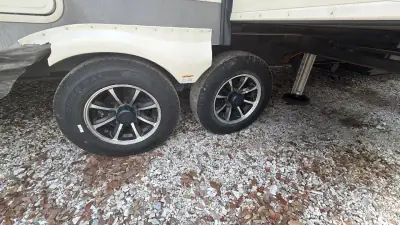 2021 Grand Design Solitude Fifth Wheel 375RES photo 10
