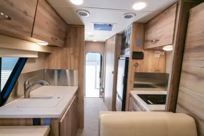 2025 Chinook Maverick EB 360 AWD photo 25
