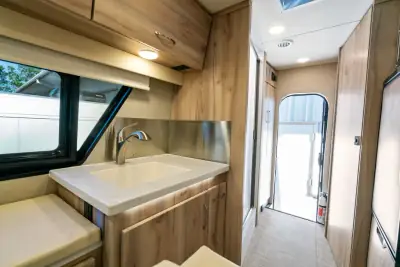 2025 Chinook Maverick EB 360 AWD photo 24