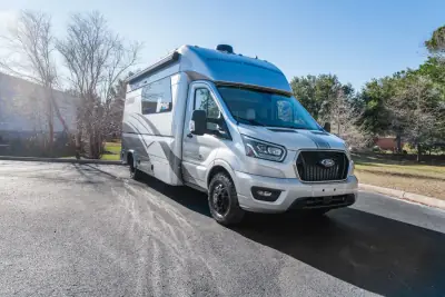 2025 Chinook Maverick EB 360 AWD photo 11