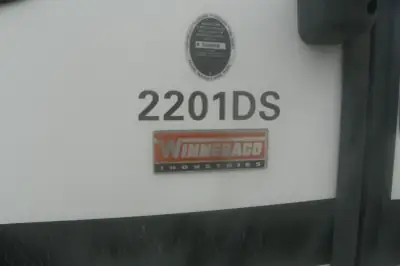 2014 Winnebago Industries Towables Minnie 2201 DS photo 5