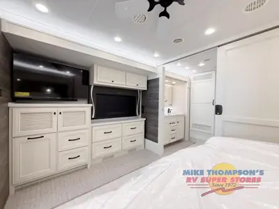 2026 Tiffin Motorhomes Phaeton photo 25
