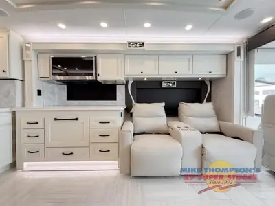 2026 Tiffin Motorhomes Phaeton photo 11